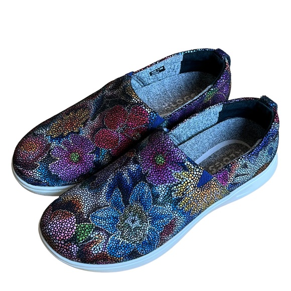 Klogs Leena Hippie Chic Size 7.5 M Black Floral Print Slip Resistant - Picture 3 of 10